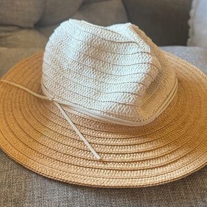 Steve Madden Two-Tone Straw Sun Hat in Cream and Tan